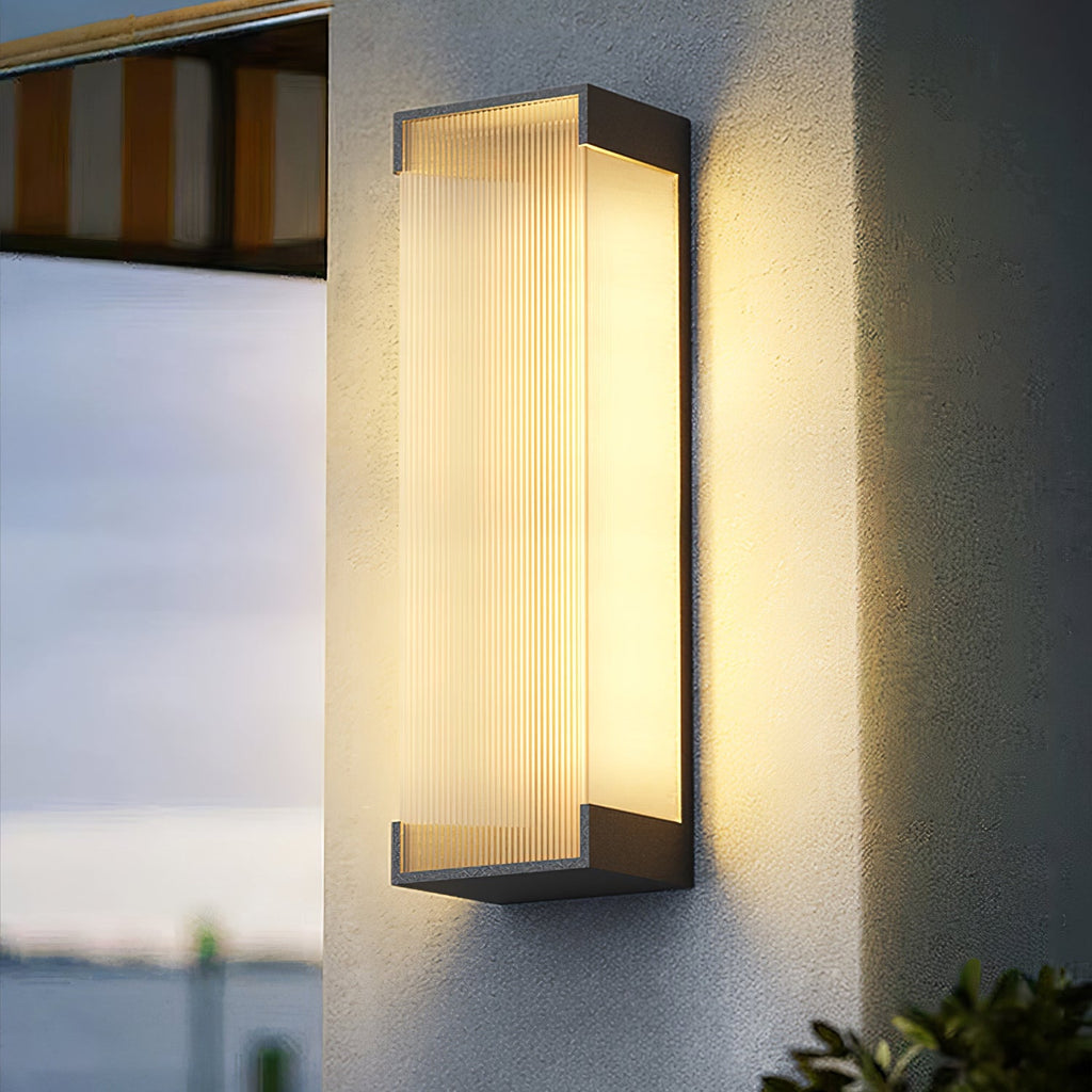 Luz de parede exterior com painel canelado | Ormexis