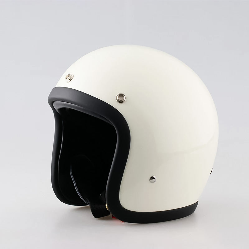Casque style rétro avec certification DOT et ECE pour les motards modernes