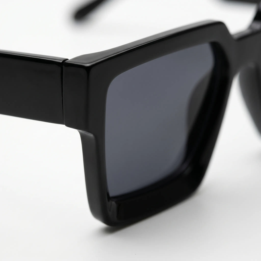 Retro Square Framed Sunglasses -  Filtering Bright Sunlight - Ormexis