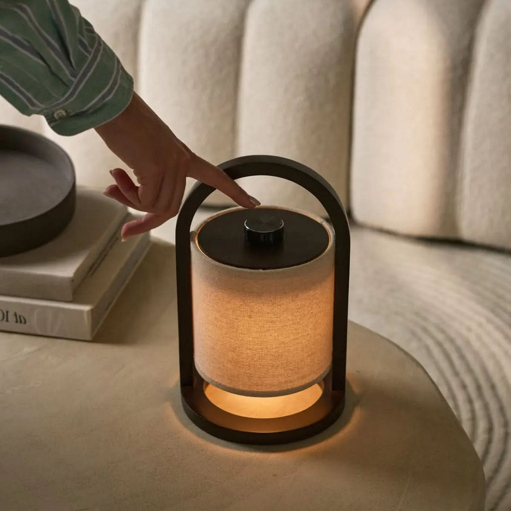 Lampă de masă LumaOak LED, fără fir, trei moduri, baterie de 100 de ore pentru case elegante