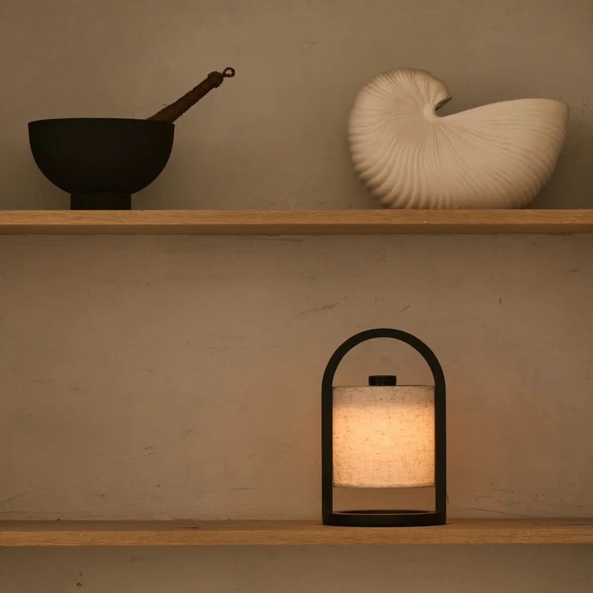 Lampă de masă LumaOak LED, fără fir, trei moduri, baterie de 100 de ore pentru case elegante