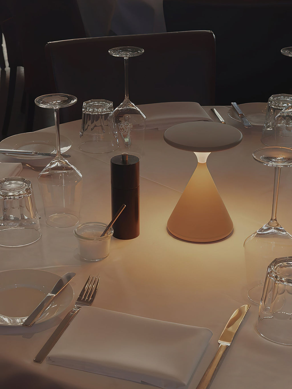 Sculptural Cone Table Lamp | Ormexis