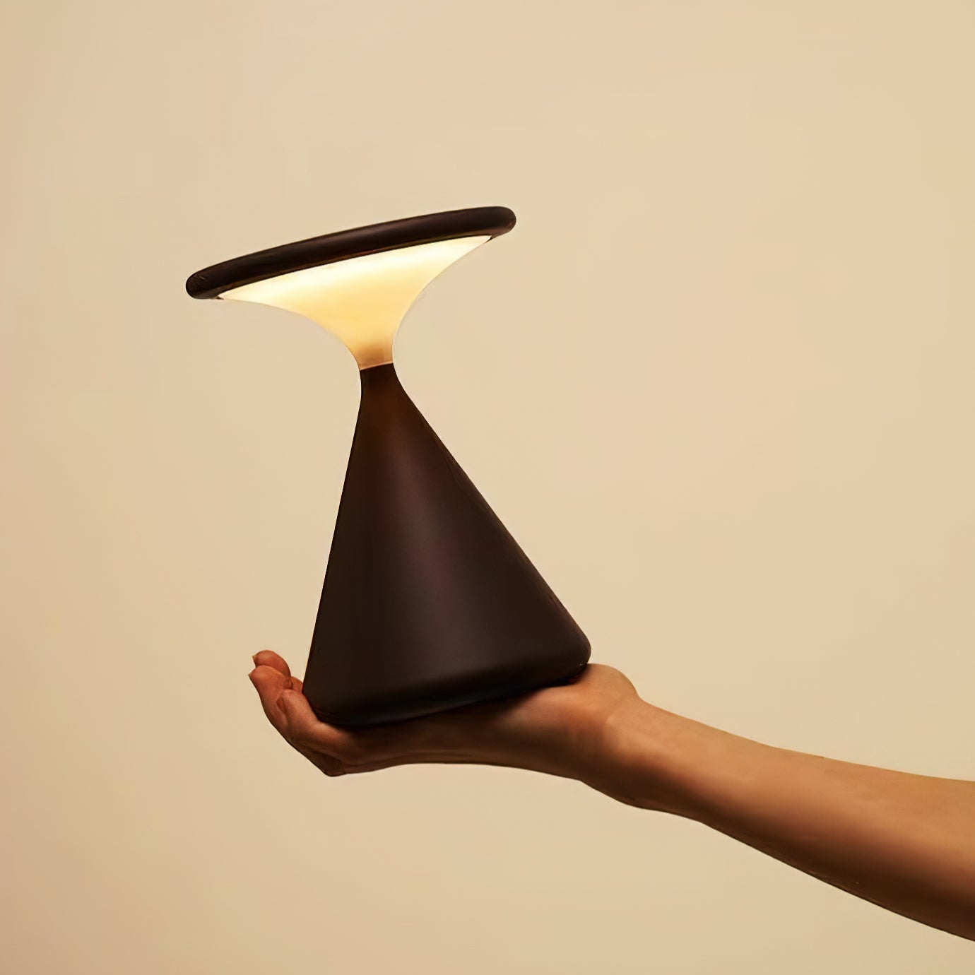 Sculptural Cone Table Lamp | Ormexis