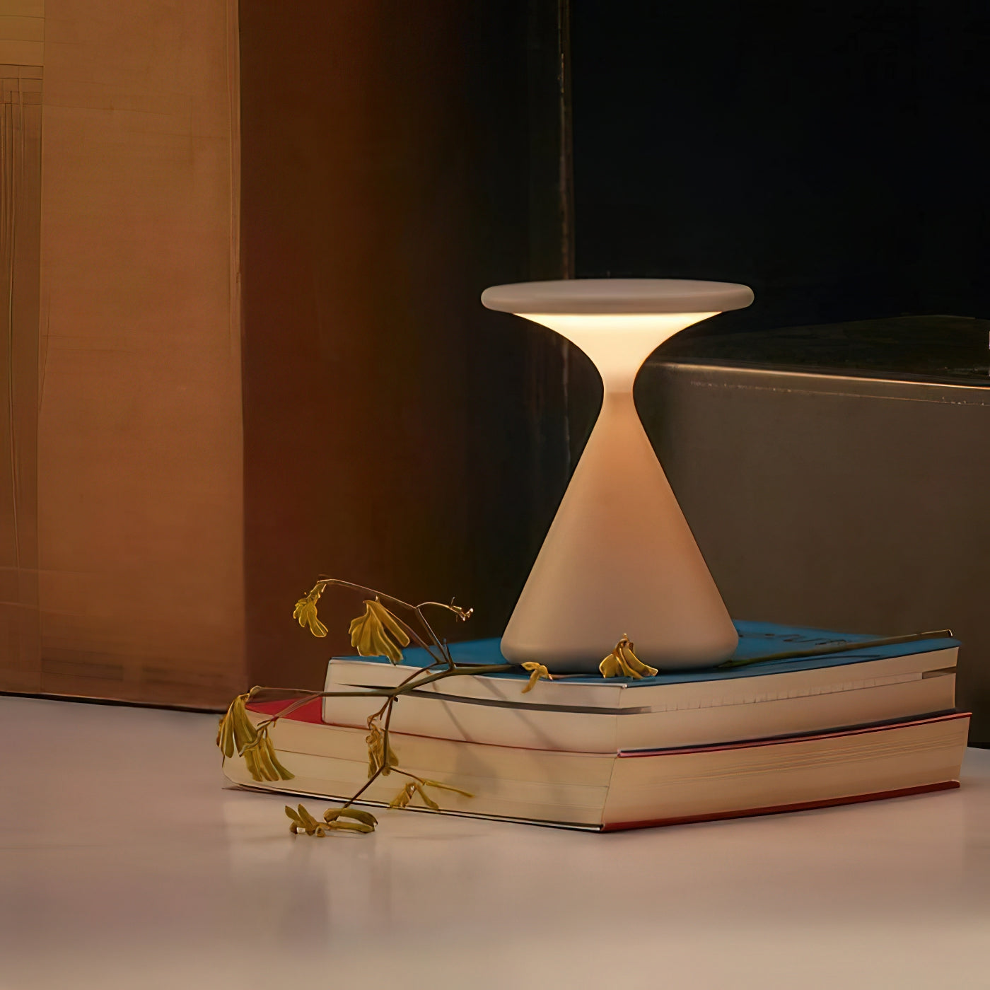 Sculptural Cone Table Lamp | Ormexis