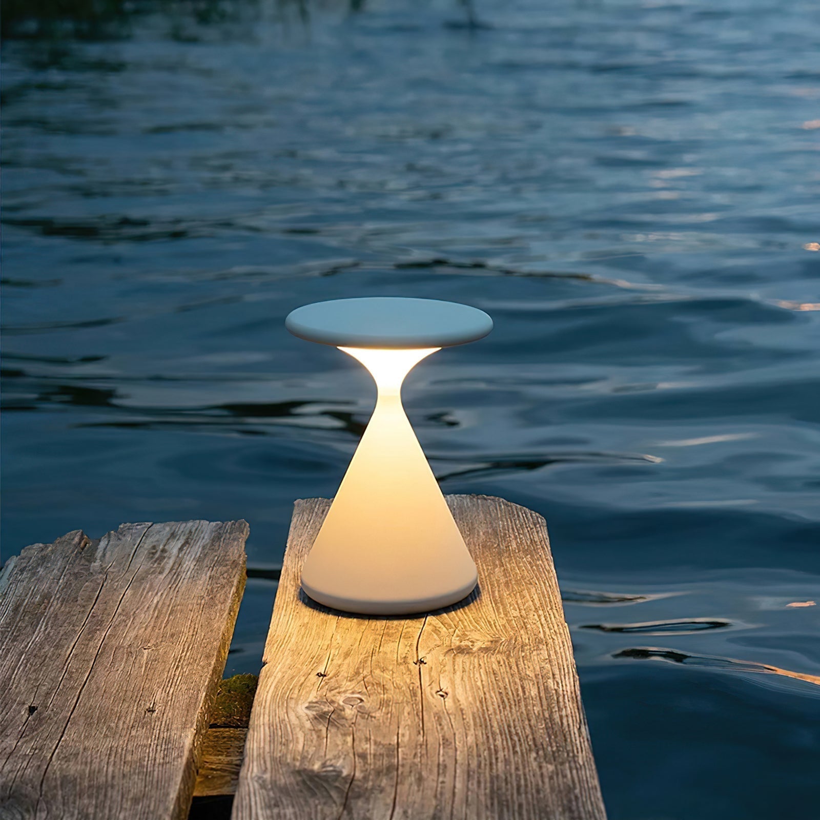 Sculptural Cone Table Lamp | Ormexis