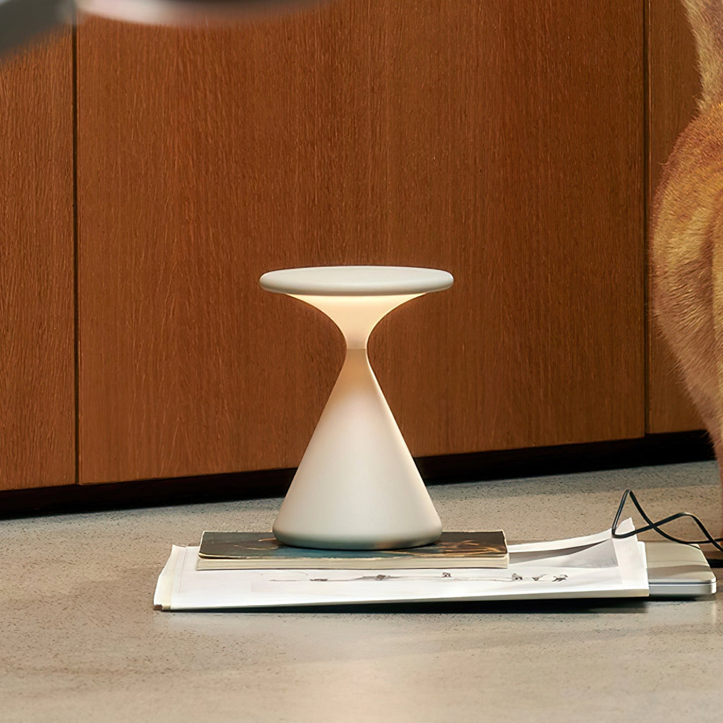 Sculptural Cone Table Lamp | Ormexis