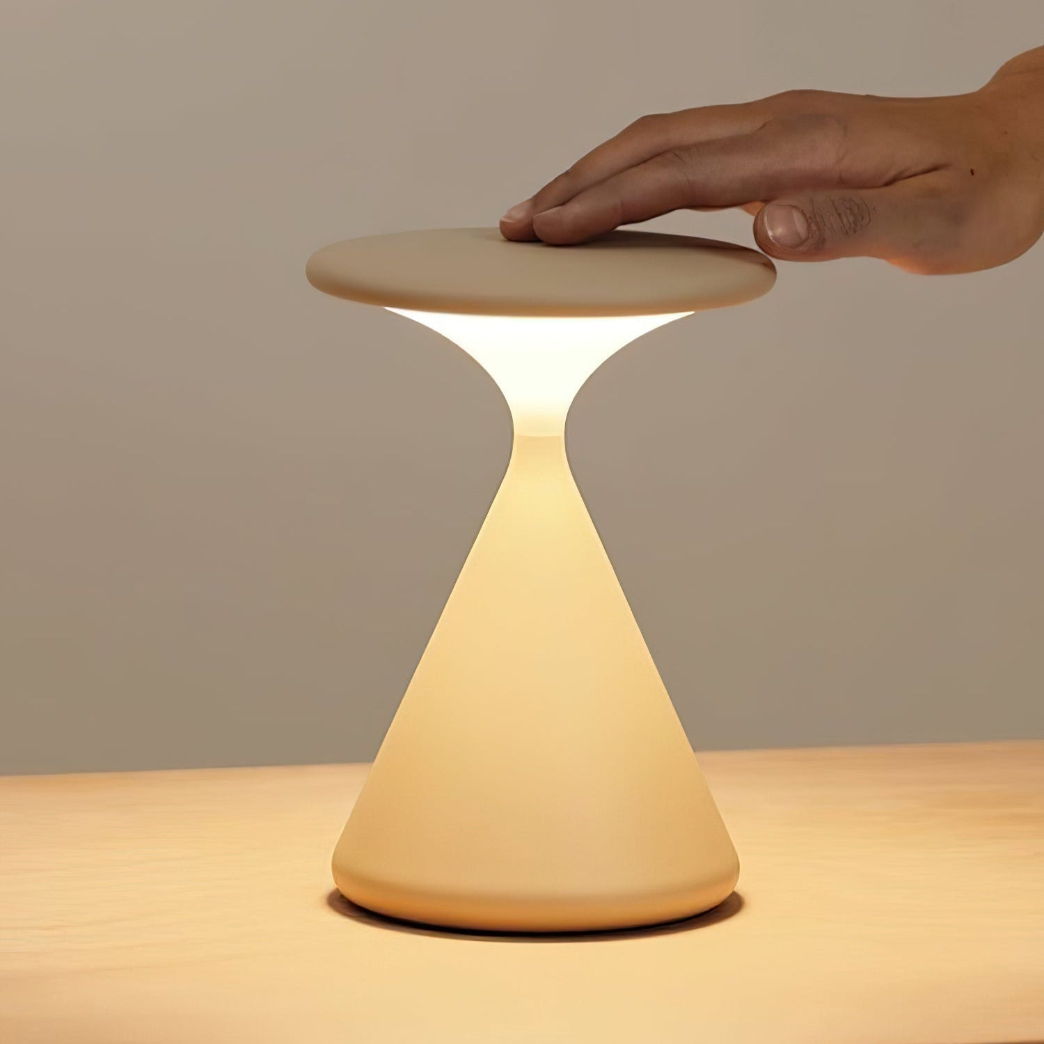 Sculptural Cone Table Lamp | Ormexis