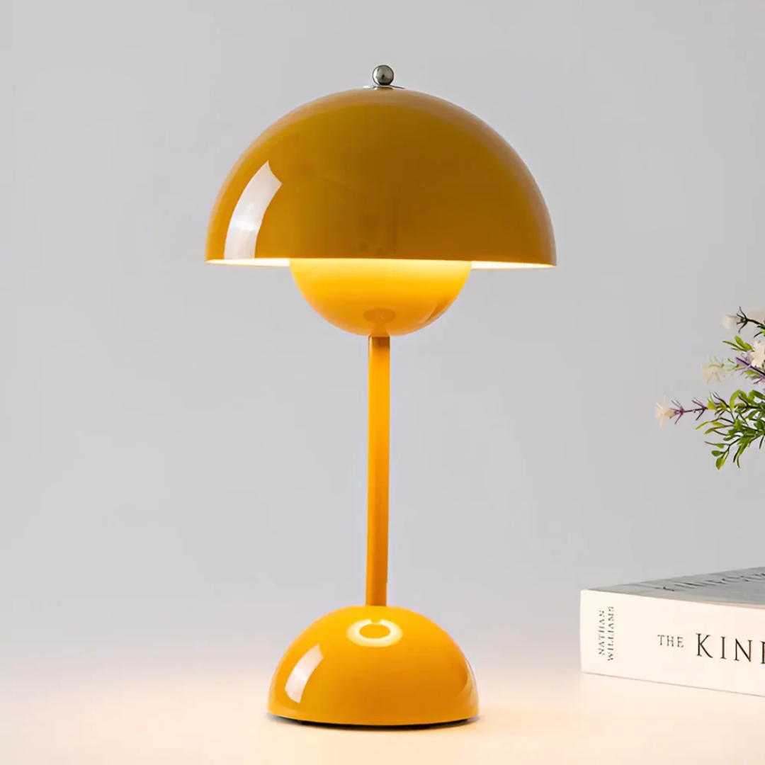 Nordische Tischlampe mit kabelloser Steuerung und dimmbarer Helligkeit