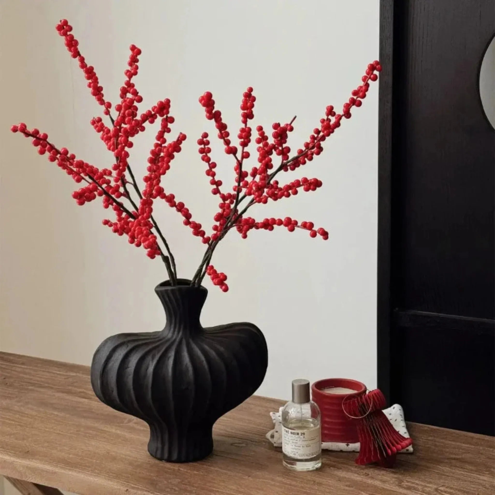 Fluted Sculptural Ceramic Vase | Ormexis