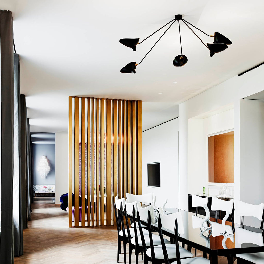 Moderne justerbar loftslampe i metal med flere arme | Ormexis