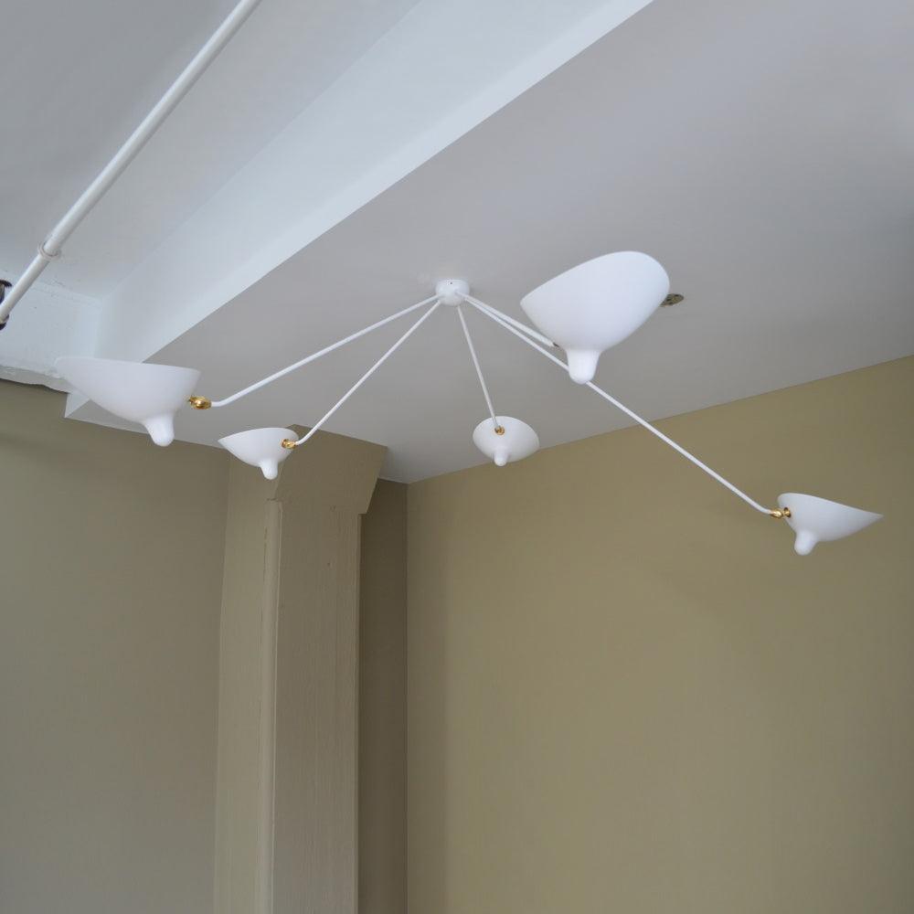 Moderne justerbar loftslampe i metal med flere arme | Ormexis