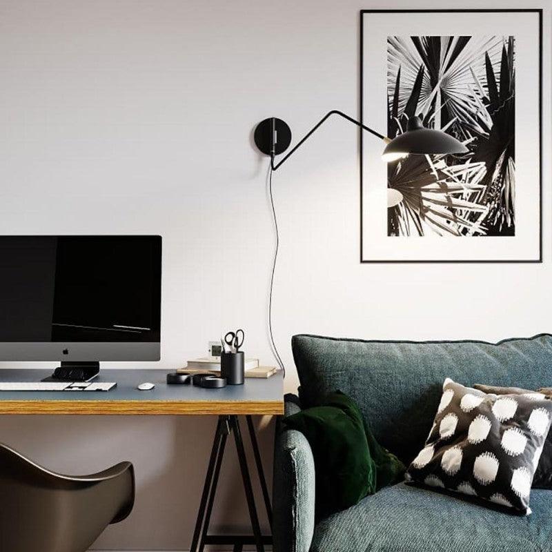 Verstelbare metalen wandlamp met lange arm en draaibare kap | Ormexis
