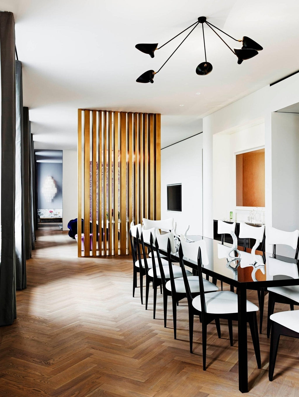 Moderne justerbar loftslampe i metal med flere arme | Ormexis