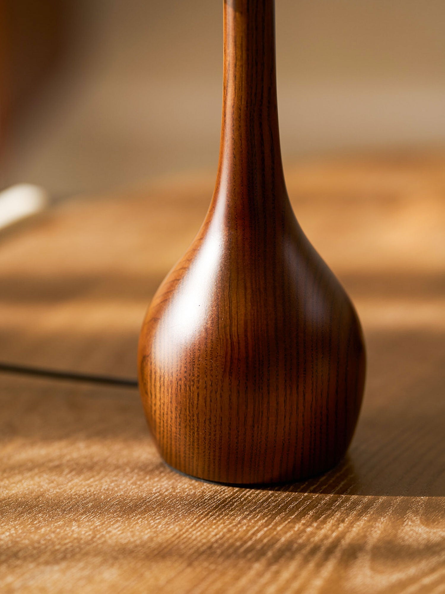 Modern Wood Table Lamp | Ormexis