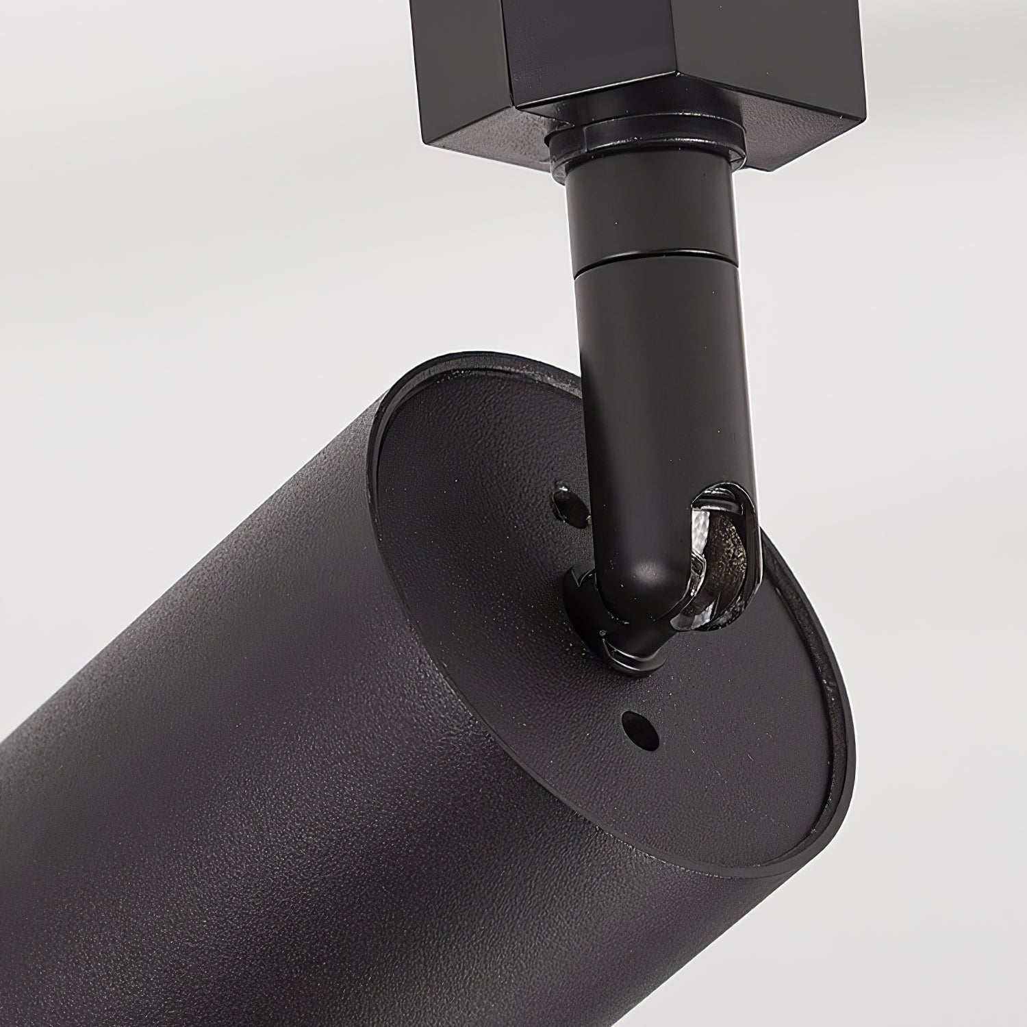 Sleek Cylinder Track Light | Ormexis