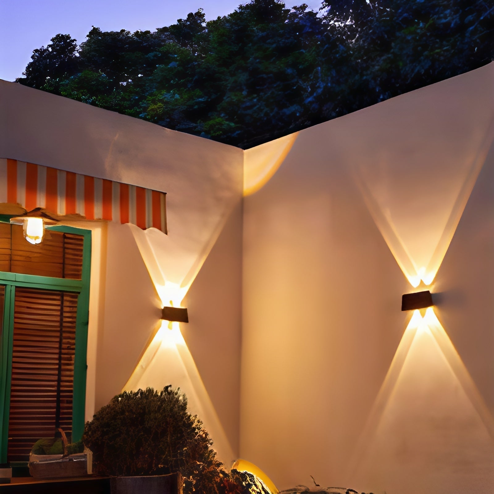 Summit Solar Wall Light | Ormexis