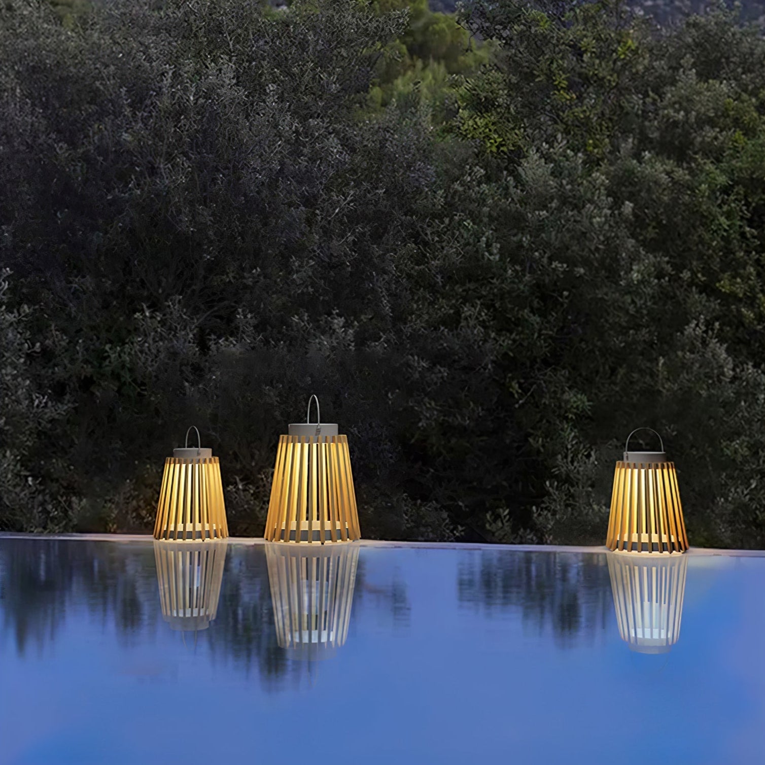 Slatted Outdoor Lantern Light | Ormexis