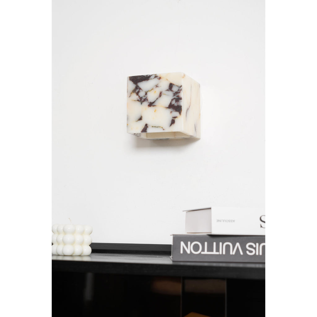 Minimalistické monolitické nástěnné svítidlo | Ormexis
