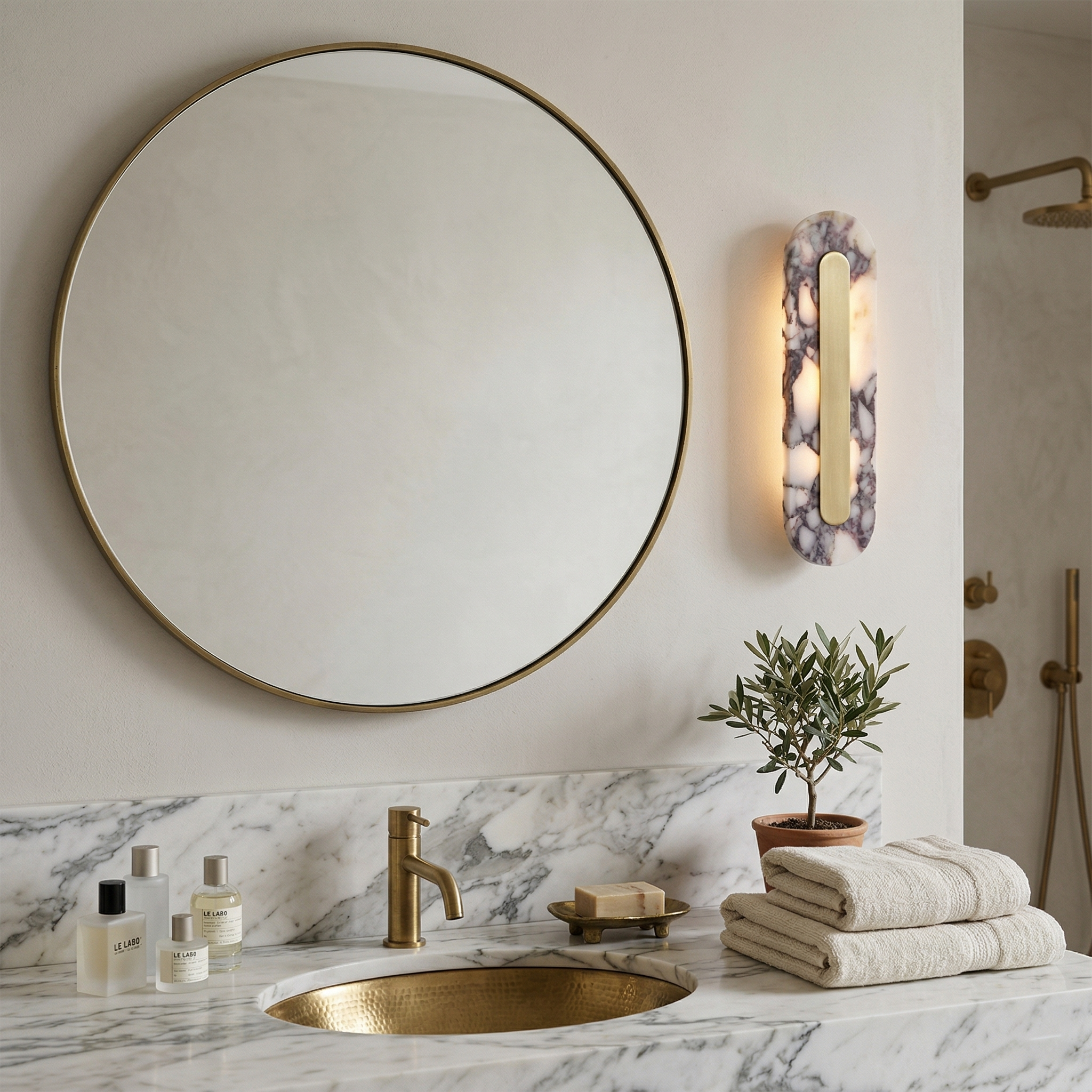 Refined Marble Wall Sconce | Ormexis