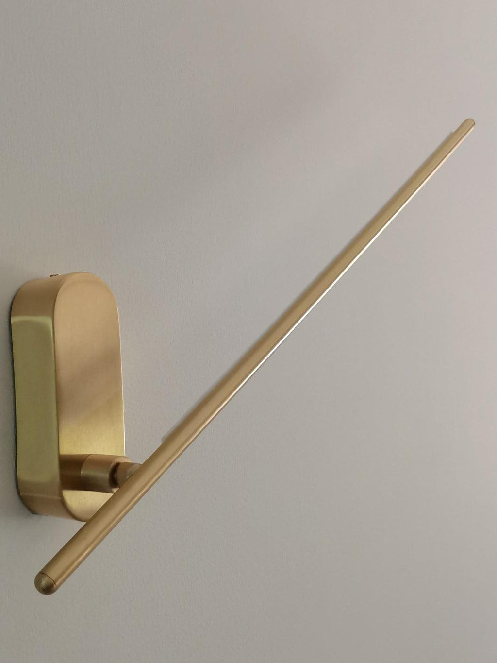 Lampada da parete a LED in metallo dal design architettonico | Ormexis