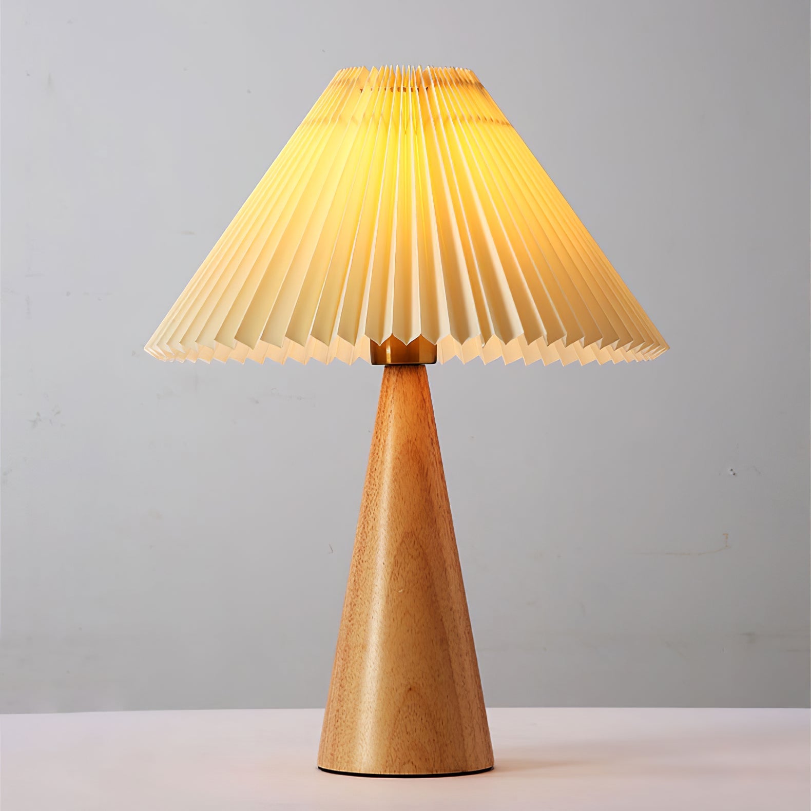 Couture Pleated Table Lamp | Ormexis