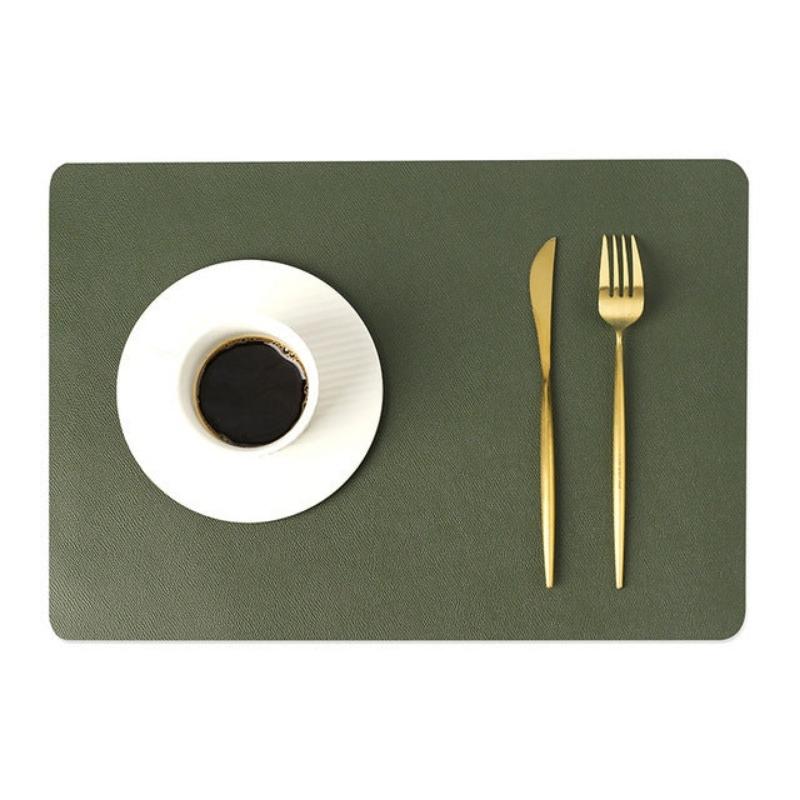Elegante Platzsets mit PU-Leder-Finish, wasserdicht und rutschfester Unterseite zum Schutz des Tisches