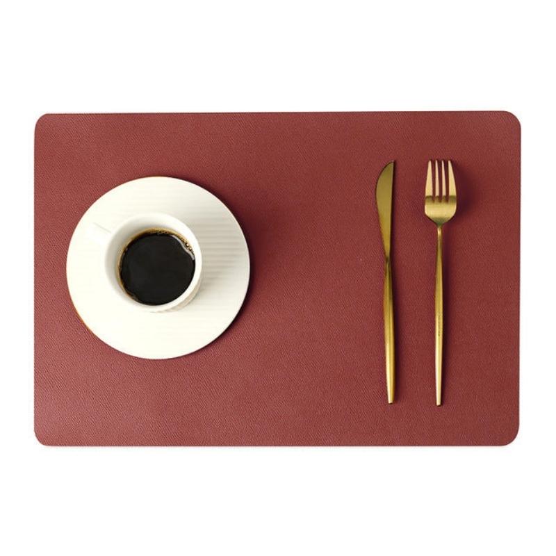 Elegante Platzsets mit PU-Leder-Finish, wasserdicht und rutschfester Unterseite zum Schutz des Tisches