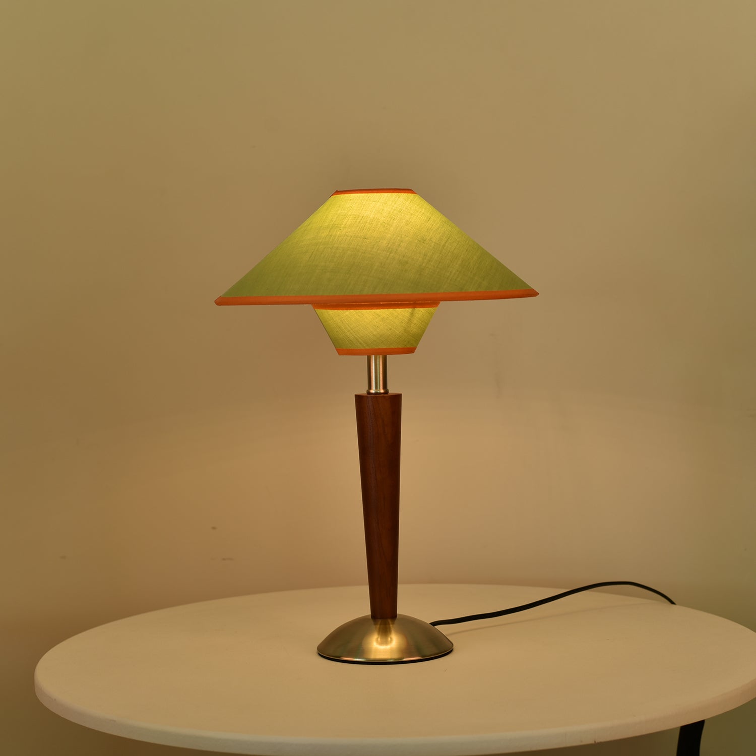 Alderwood-Leinenschirm-Tischlampe | Ormexis