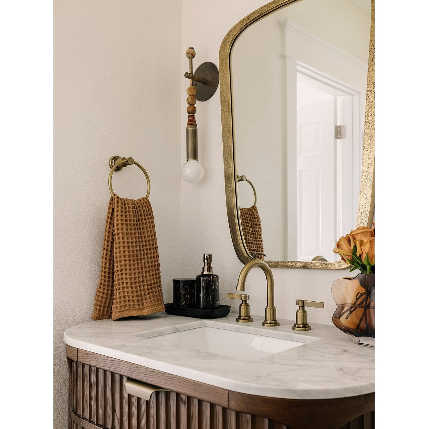 Virelle Beaded Wall Sconce | Ormexis