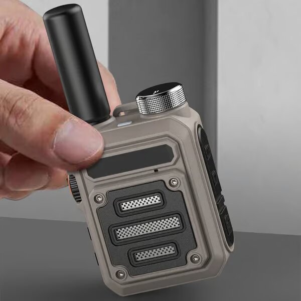 TrailComm X Walkie Talkie til stier med USB C-opladning og vandtæt design