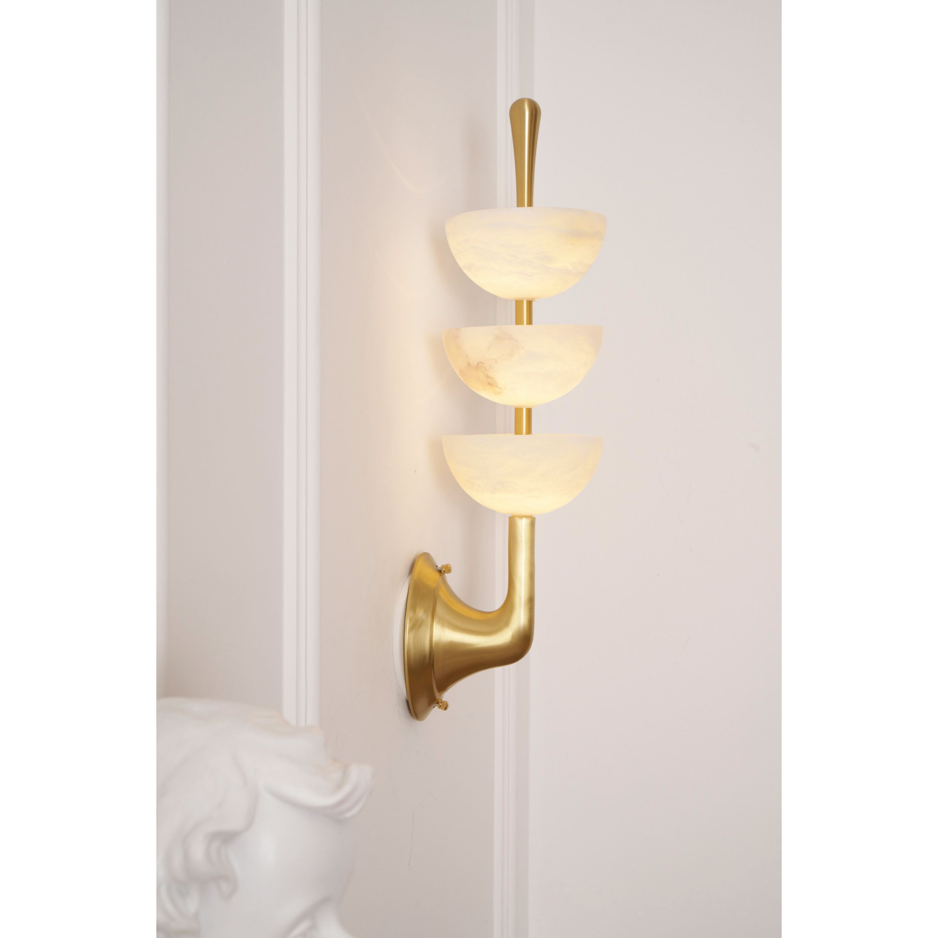 Tiered Alabaster Wall Sconce | Ormexis