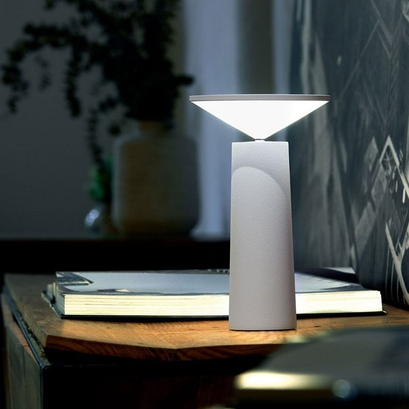 Vanta Cone Table Lamp | Ormexis