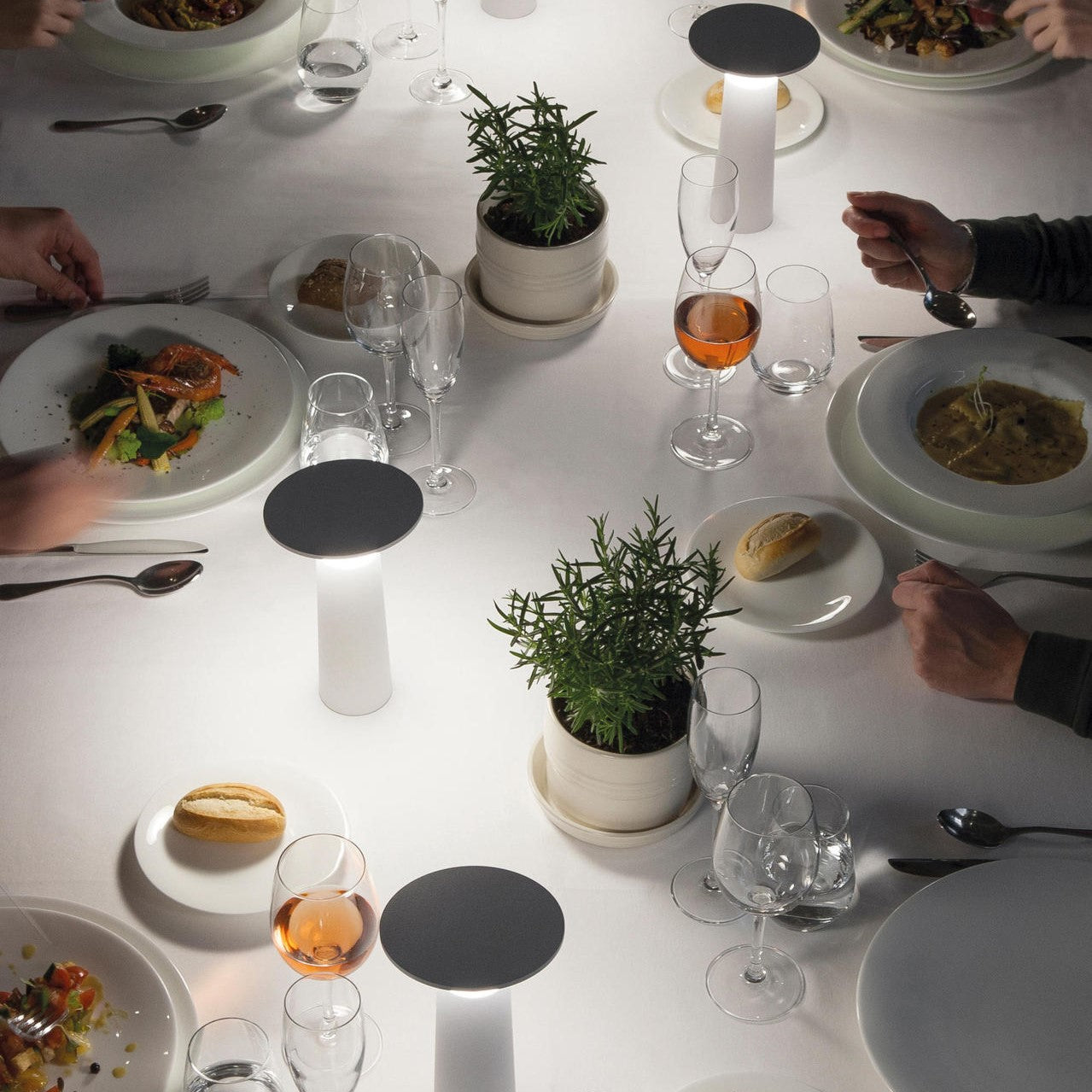 Vanta Cone Table Lamp | Ormexis