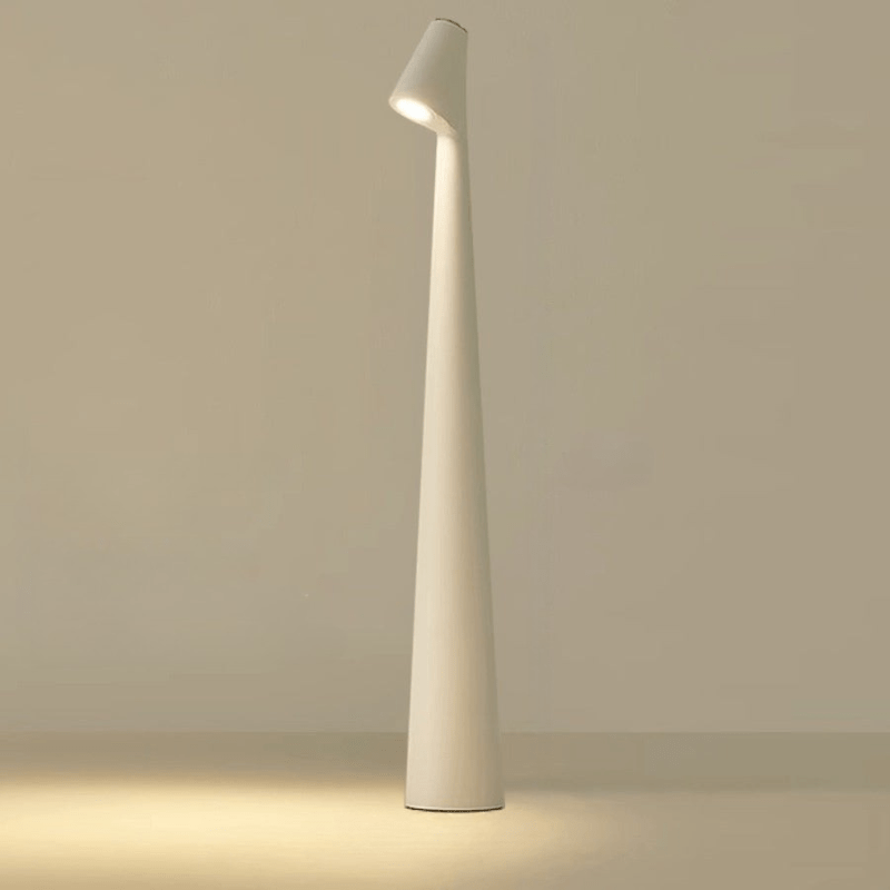 Stylová stolní lampa s kovovým povrchem, dobíjecí, pro vnitřní i venkovní použití