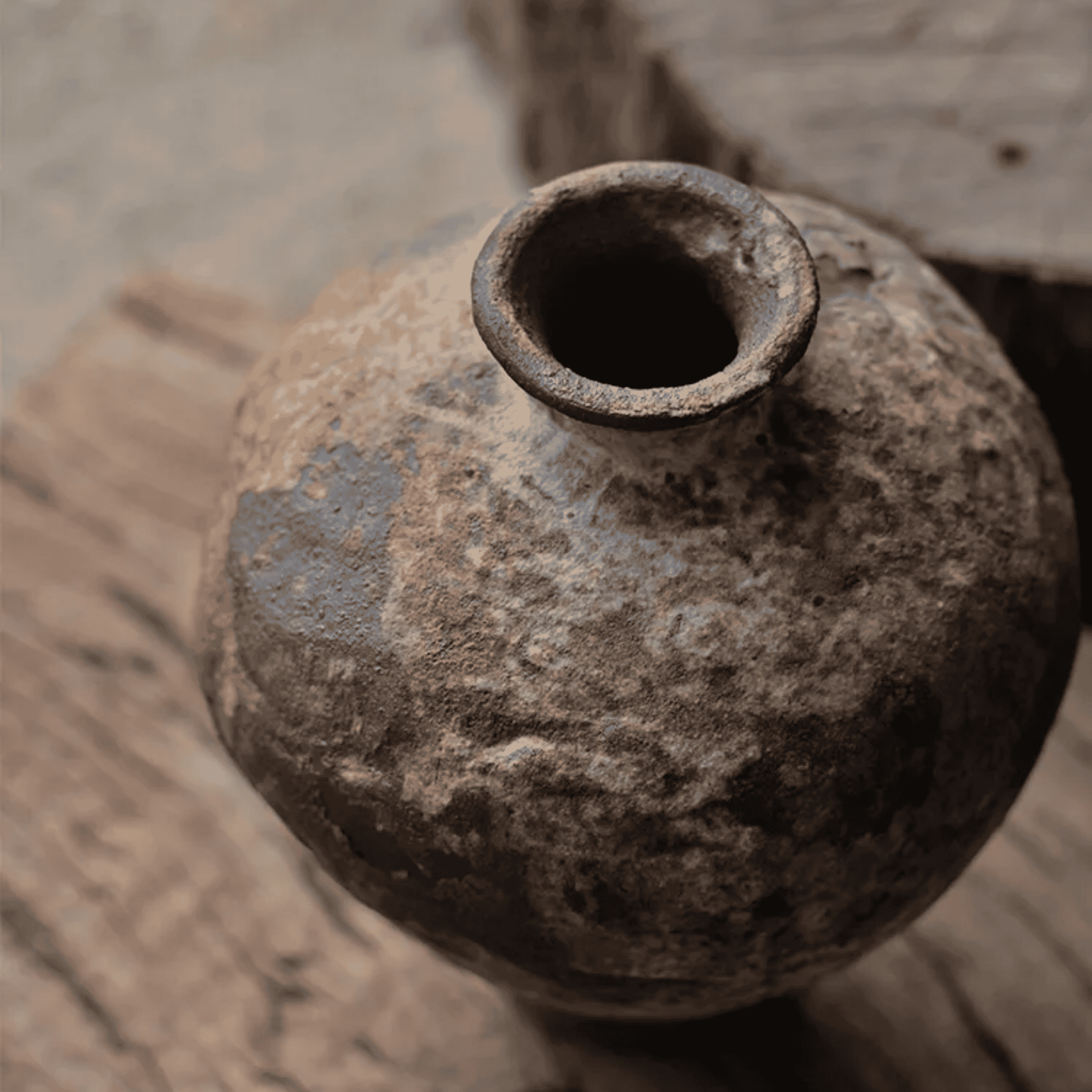 Patina Washed Ceramic Vessel | Ormexis