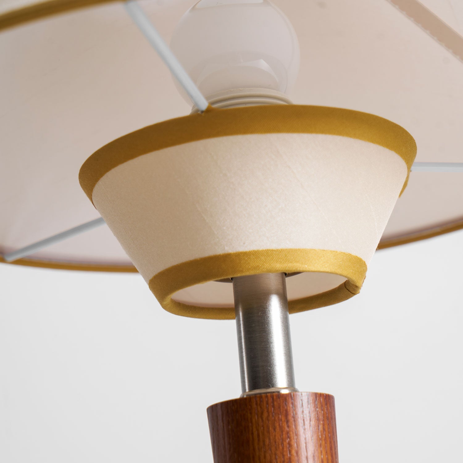 Alderwood-Leinenschirm-Tischlampe | Ormexis