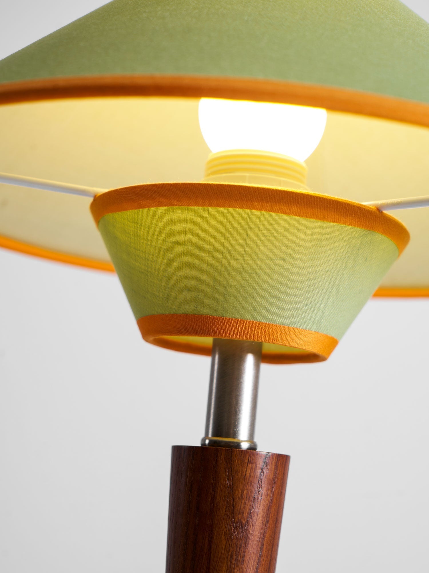 Alderwood-Leinenschirm-Tischlampe | Ormexis