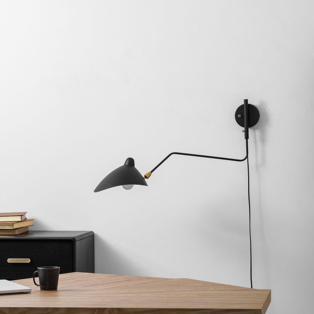 Verstelbare metalen wandlamp met lange arm en draaibare kap | Ormexis