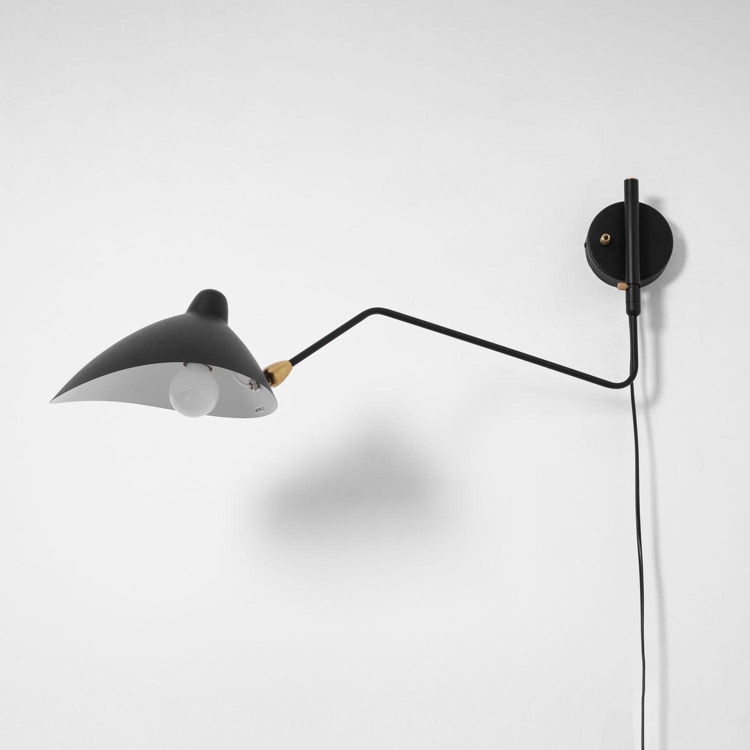 Verstelbare metalen wandlamp met lange arm en draaibare kap | Ormexis