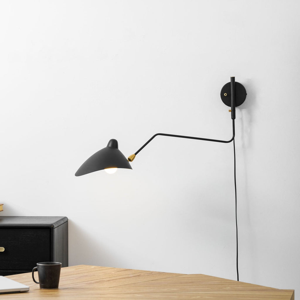 Verstelbare metalen wandlamp met lange arm en draaibare kap | Ormexis