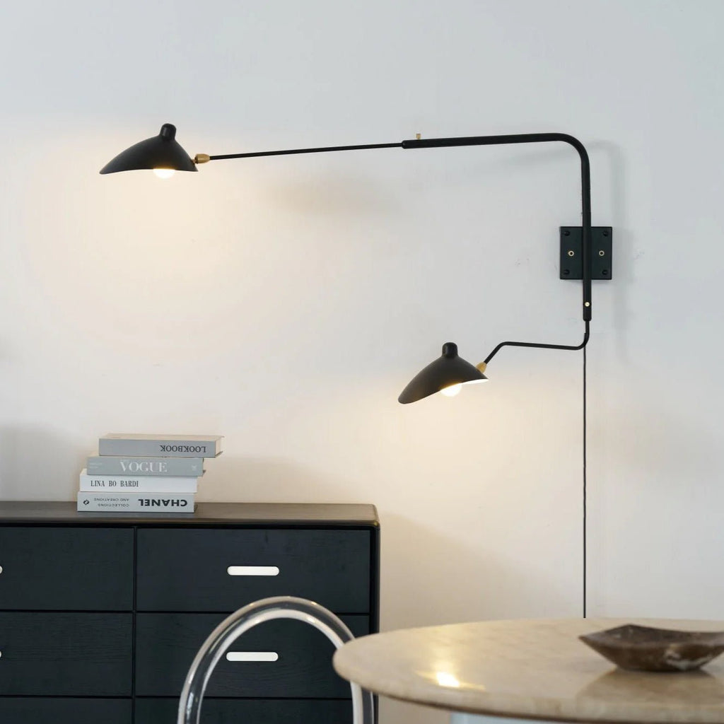 Verstelbare metalen wandlamp met lange arm en draaibare kap | Ormexis