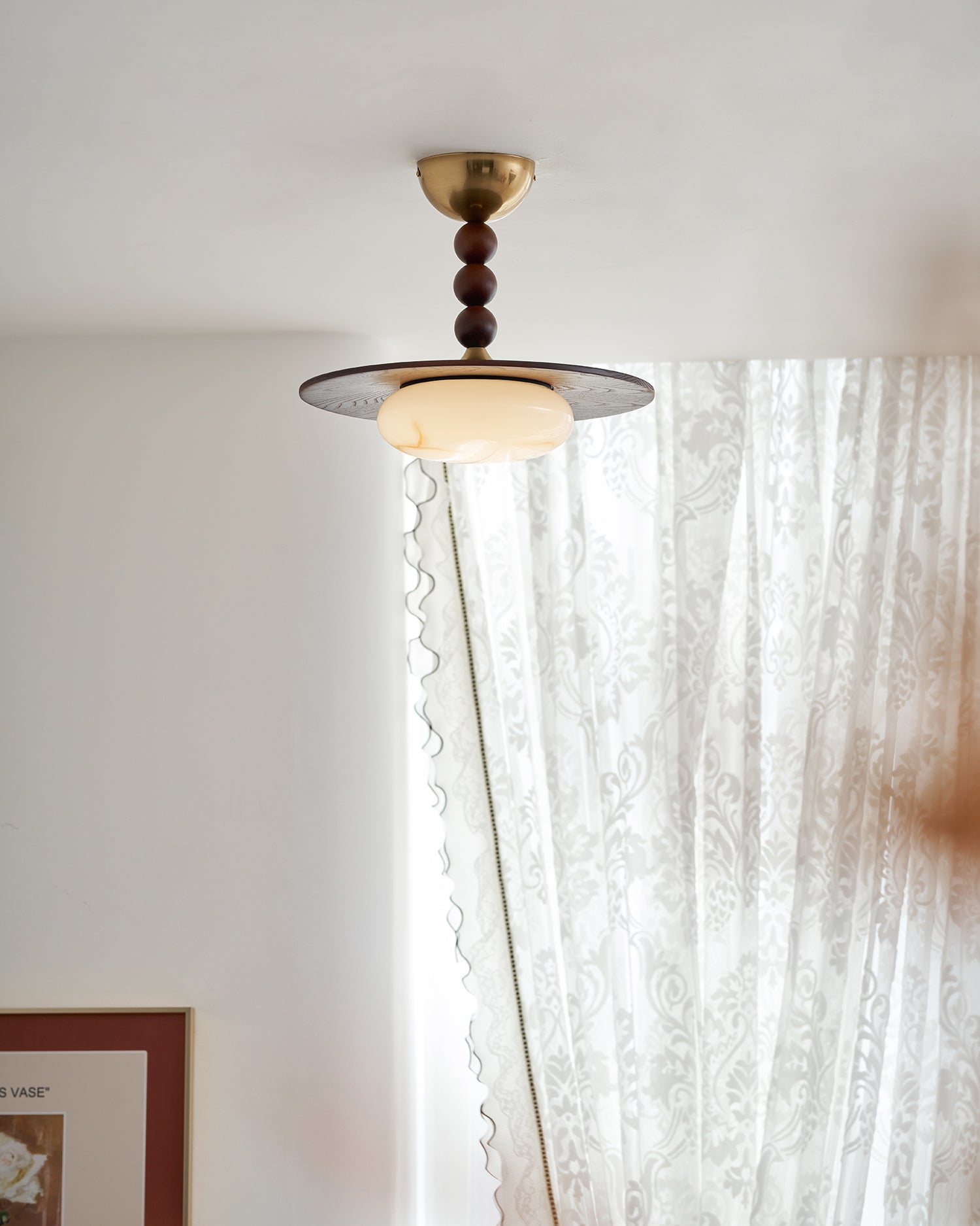 Mid-century-taklampa med marmorring | Ormexis