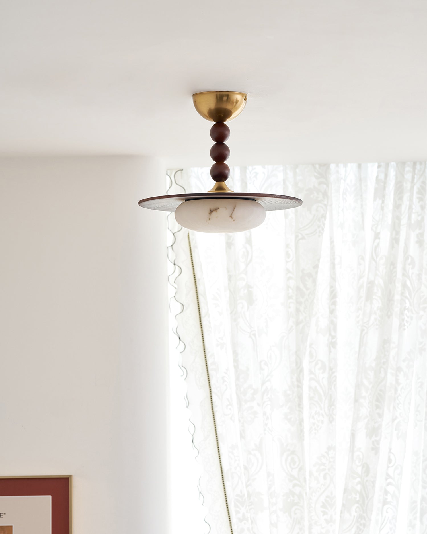 Mid-century-taklampa med marmorring | Ormexis