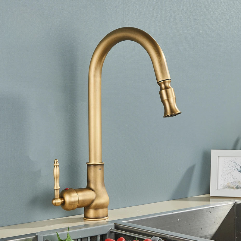 Rubinetto VintageTap in ottone antico con beccuccio girevole per cucine retrò