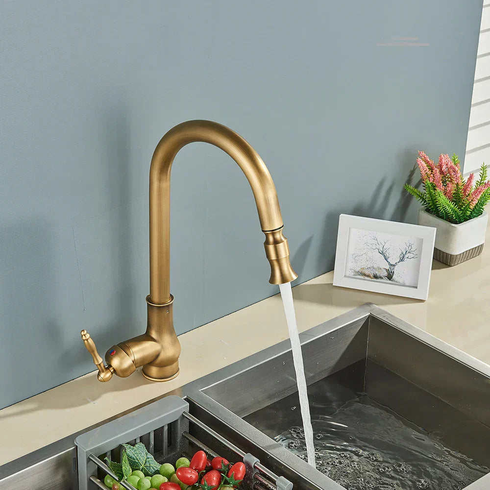 Rubinetto VintageTap in ottone antico con beccuccio girevole per cucine retrò
