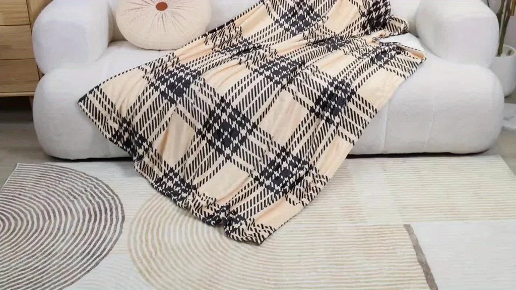 Vintage Bloom Patchwork Blanket With Soft Flannel And Floral Design