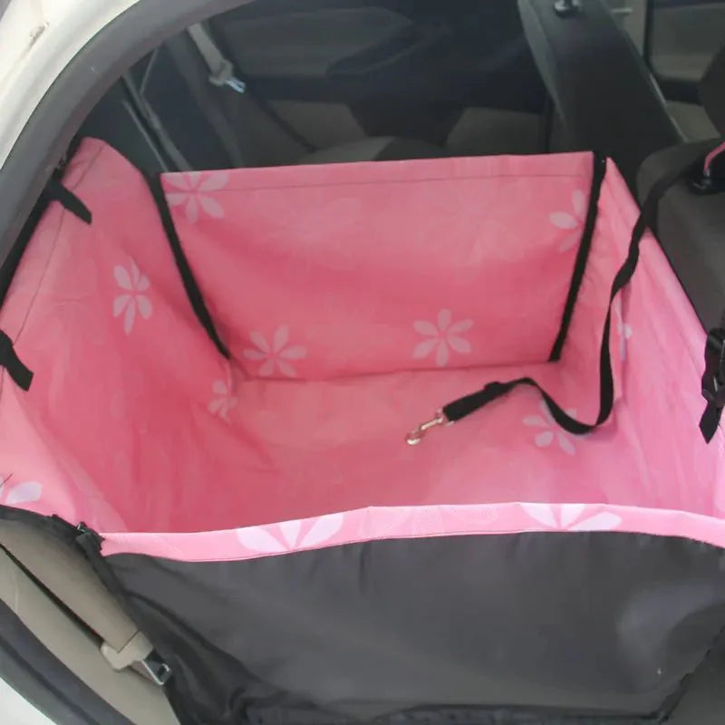 Voděodolné autosedačka WAGGISEAT pro psa s polstrovaným designem