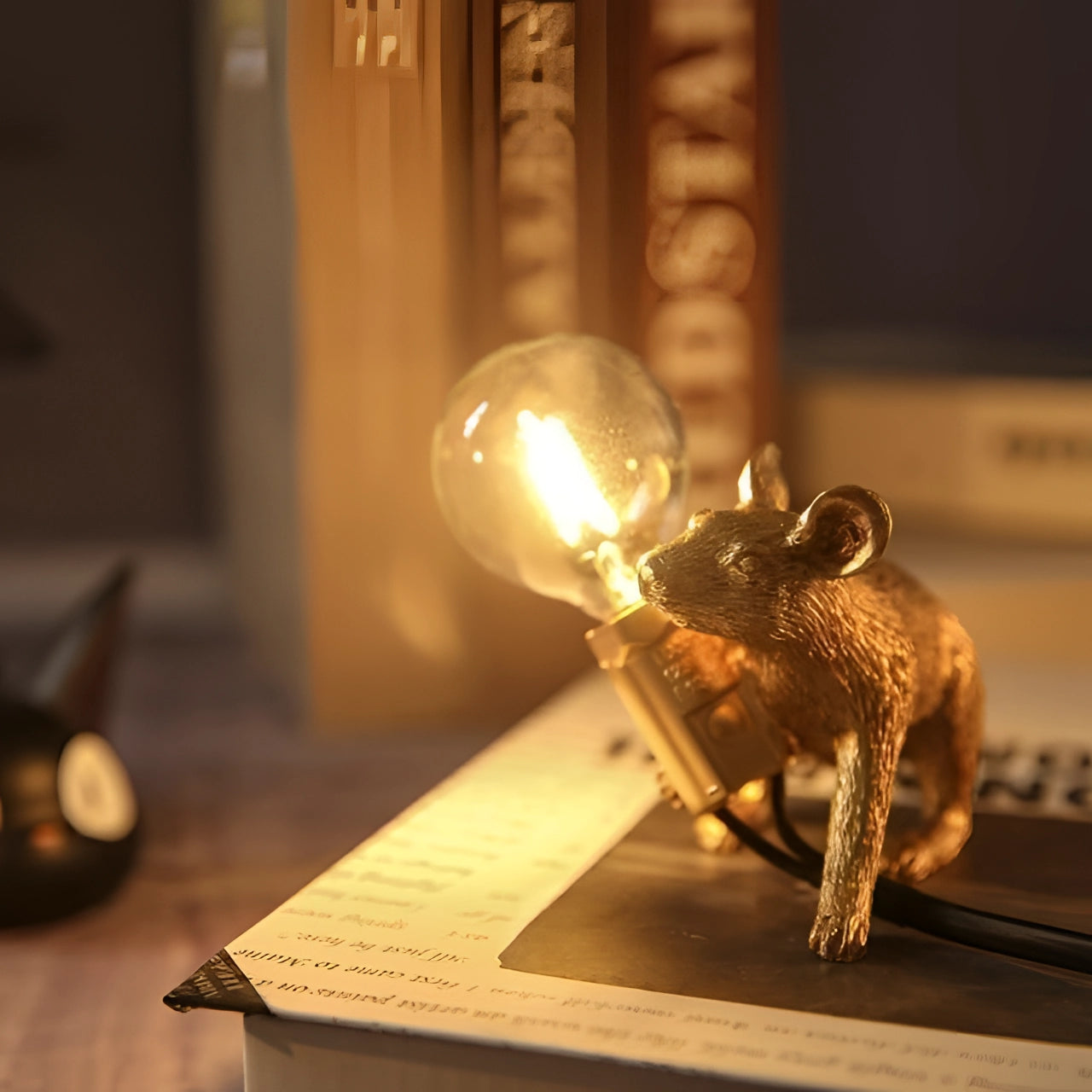 Whimsical Decor Gold Mouse Lamp With Playful Animal Design For Home