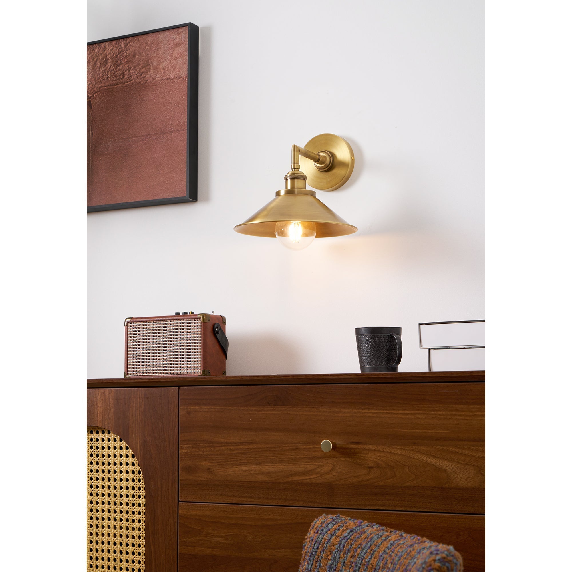 Tailored Brass Wall Lamp | Ormexis