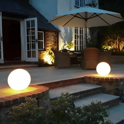 Bezdrátové solární zahradní svítidlo LumiGlobe s barevně proměnlivou LED, odolné vůči povětrnostním vlivům, Ormexis